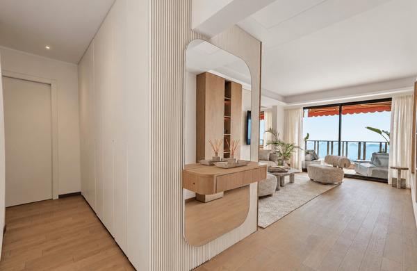 Dans un immeuble en plein centre de Monaco grand 3 pièces avec vue panoramique - 4